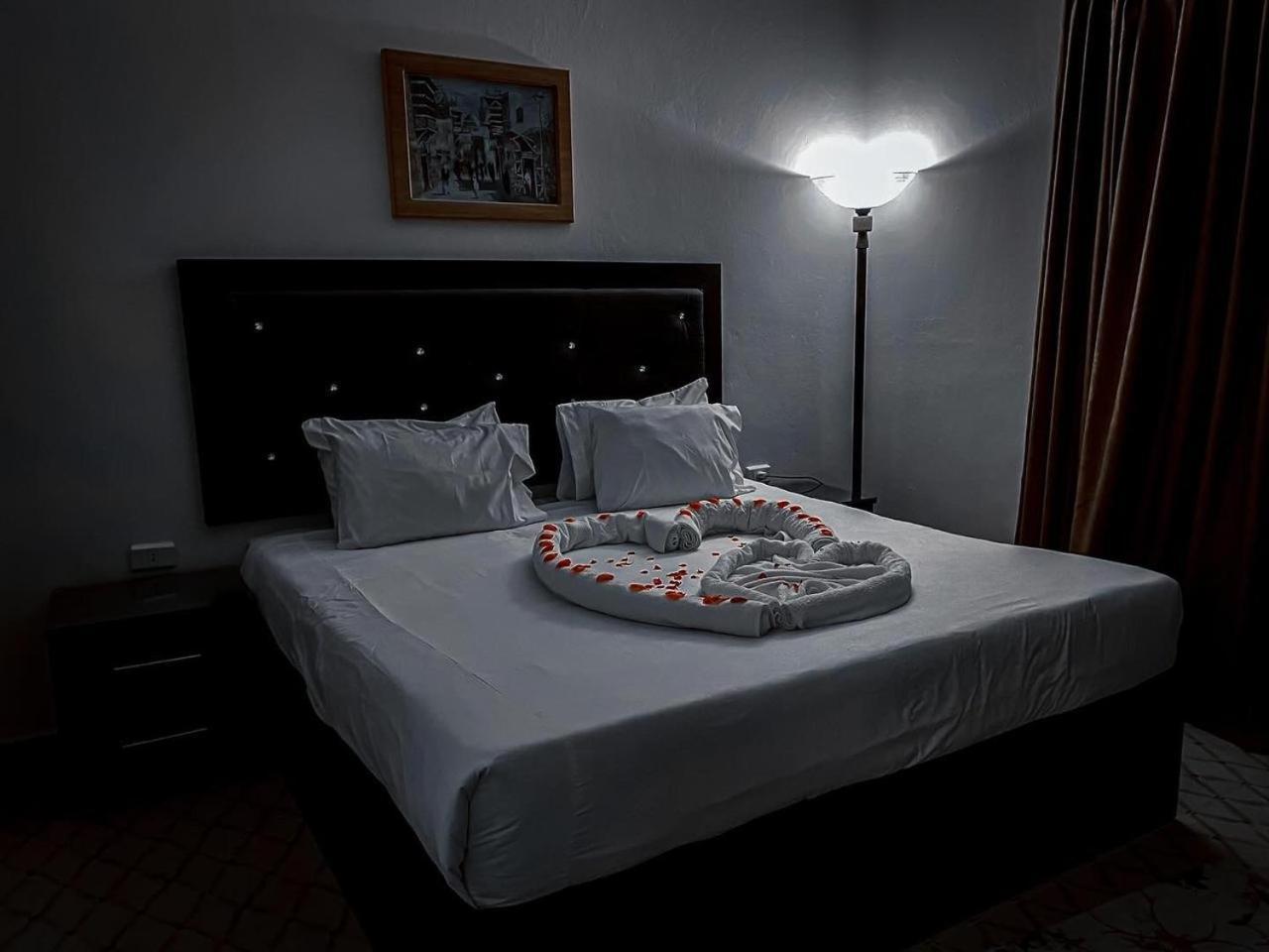 Plaza View Hostel Aţ Ţayyibah Extérieur photo